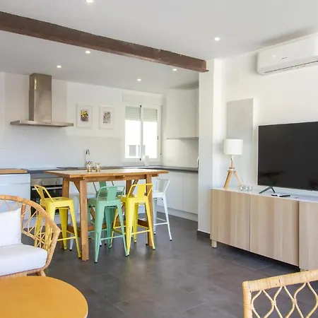 Stunning In With Kitchenette *