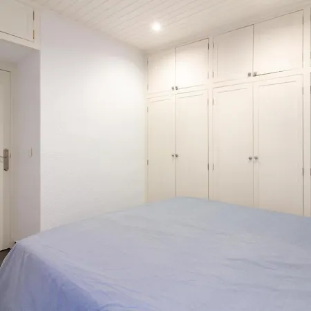 Stunning In With Kitchenette *